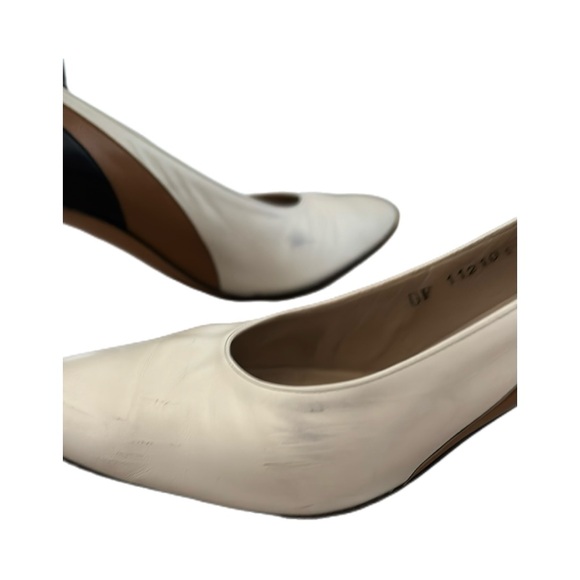 Salvatore Ferragamo Women’s Closed Toe Narrow Black Cream Tan Pumps Size 7AAAA - Picture 8 of 8